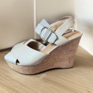 Franco Sarto Sarabeth‎ Wedge Sandals
Womens 9.5 Beige Faux Leather